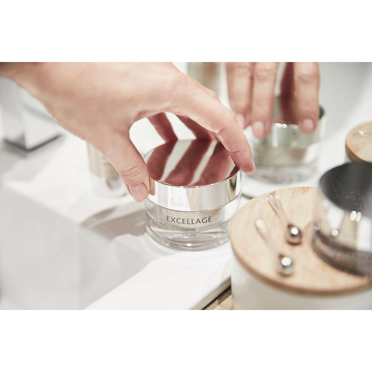 V7HCA24FBE484DCC720E75CEF2F9CC5BF7CR4346094P7