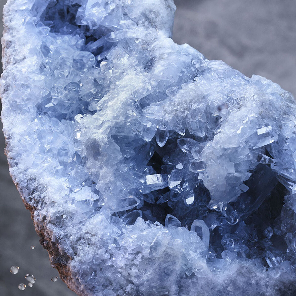 V5H4C1F326A313BA33999B29A5074204F69R5680718P5